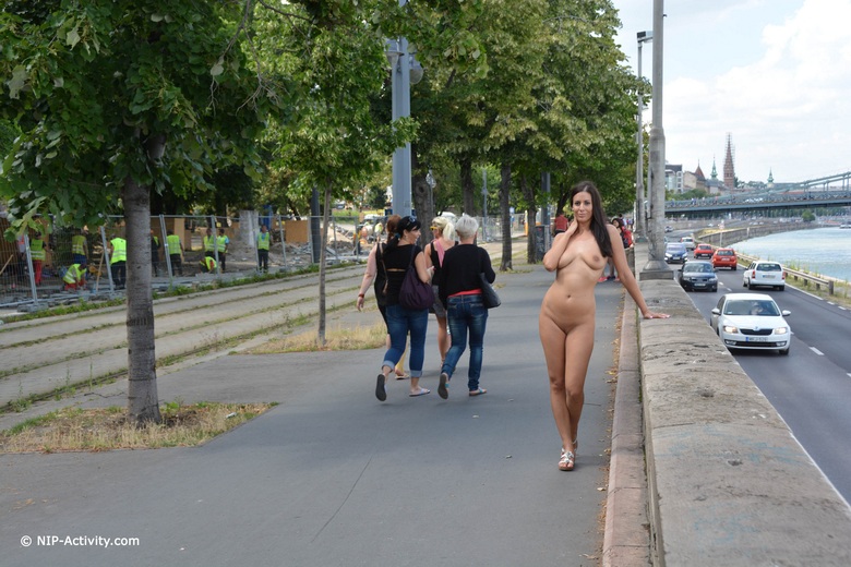 Vanessa walking naked at Budapest