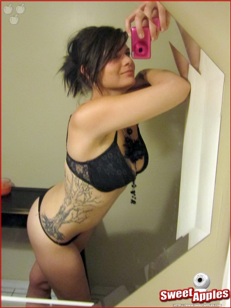 Tammy taking selfshots