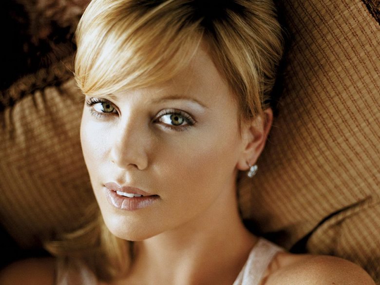 Charlize Theron nude