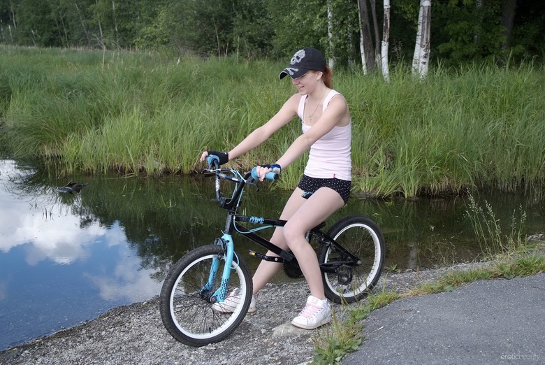 Young Viv and her Bmx