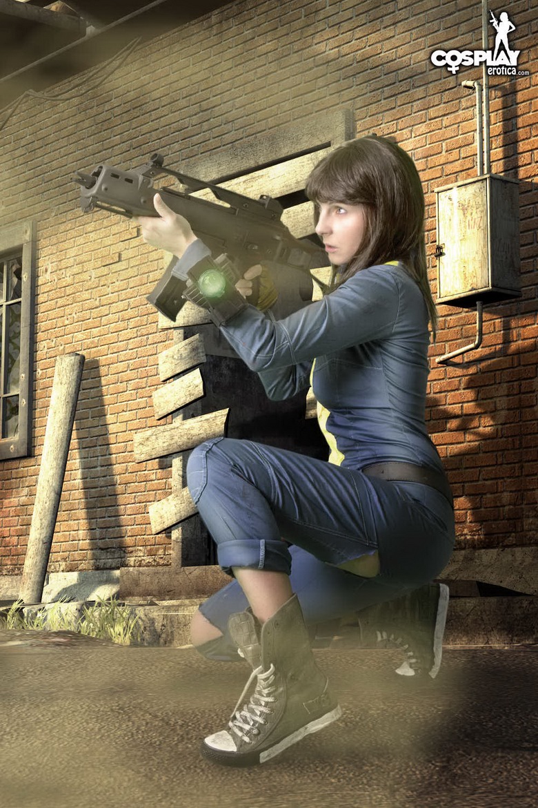 Cosplay babe Alyxa in Apocalypse