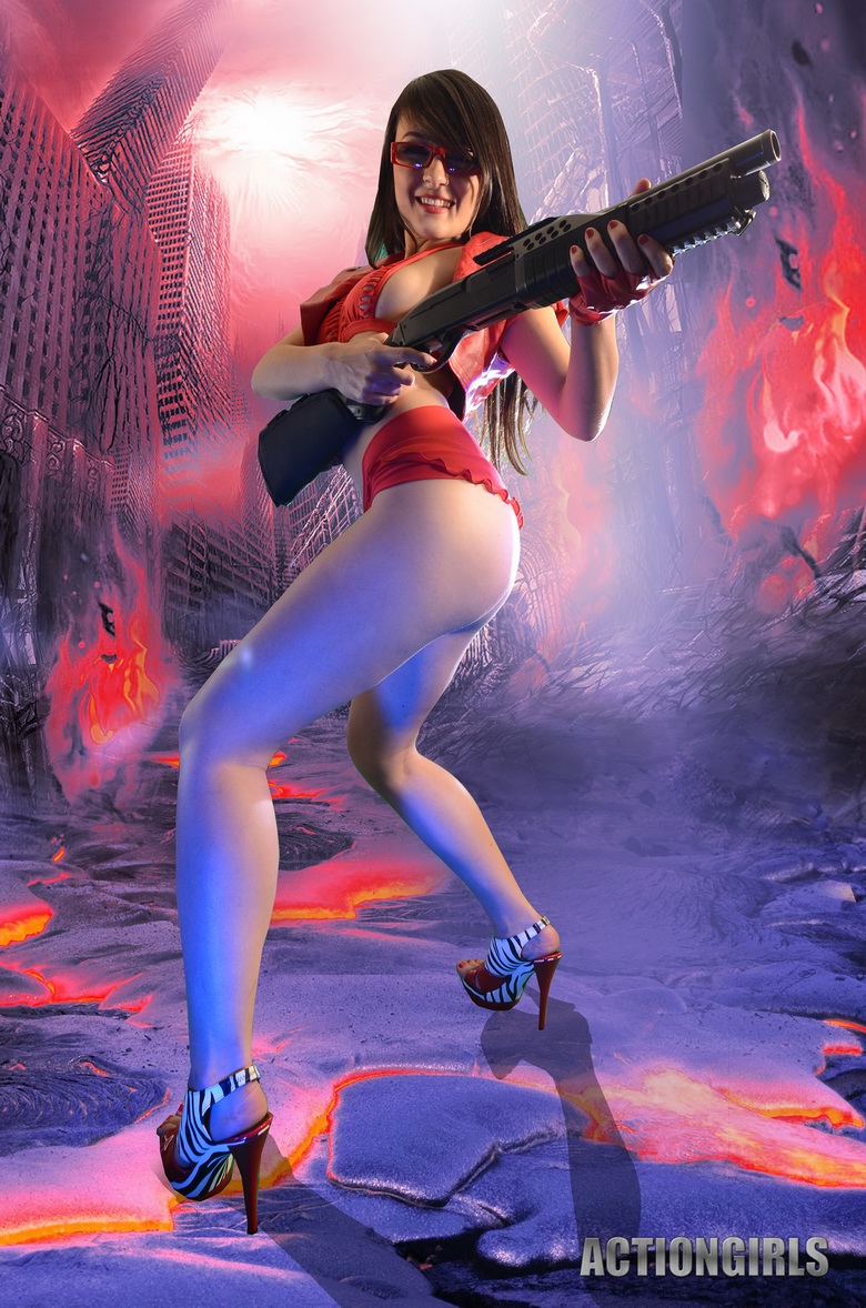 Sophia Jade In War Zone