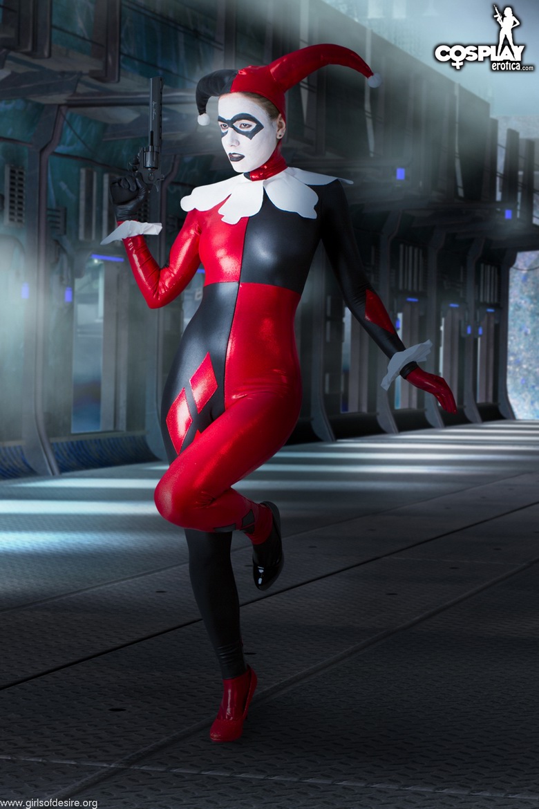 Cosplay sidekick Cassie