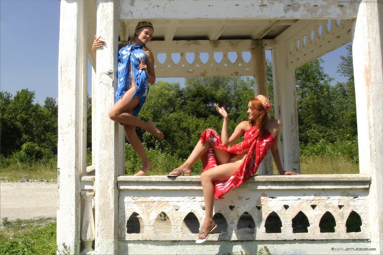 Valia & Tasha in Compadres