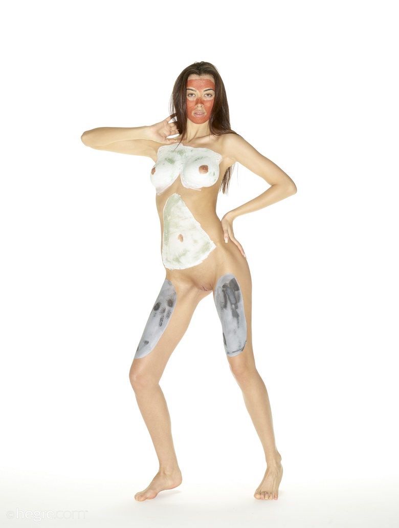 Nicolette In Mud Mask