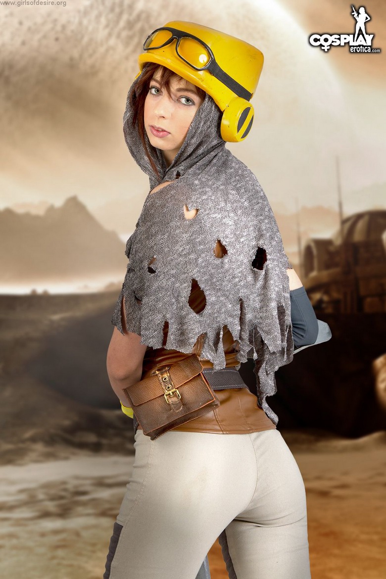Leyla cosplaying Far Eden