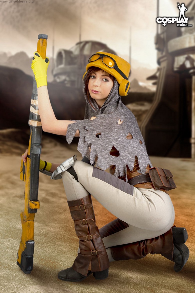 Leyla cosplaying Far Eden