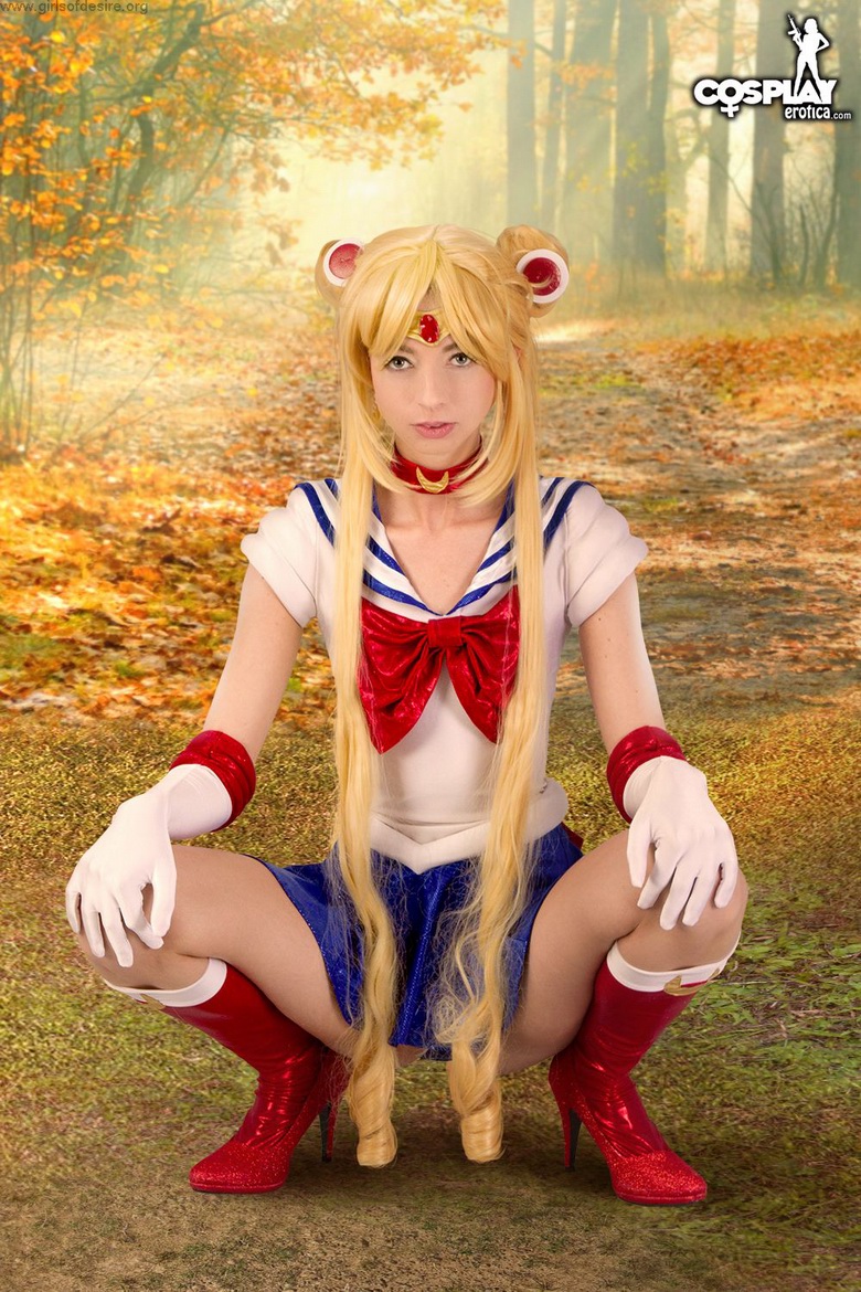 Leyla cosplaying Usagi's Temptation