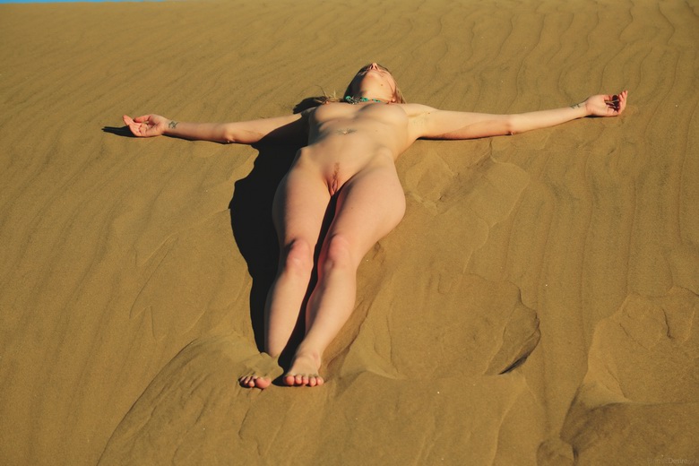 Mila in the desert