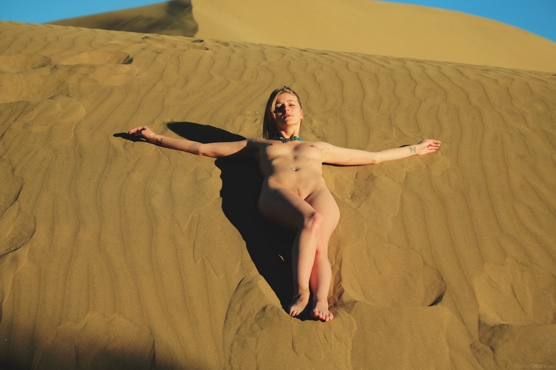 Mila in the desert