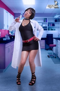Mea Lee cosplaying Devil Doctor