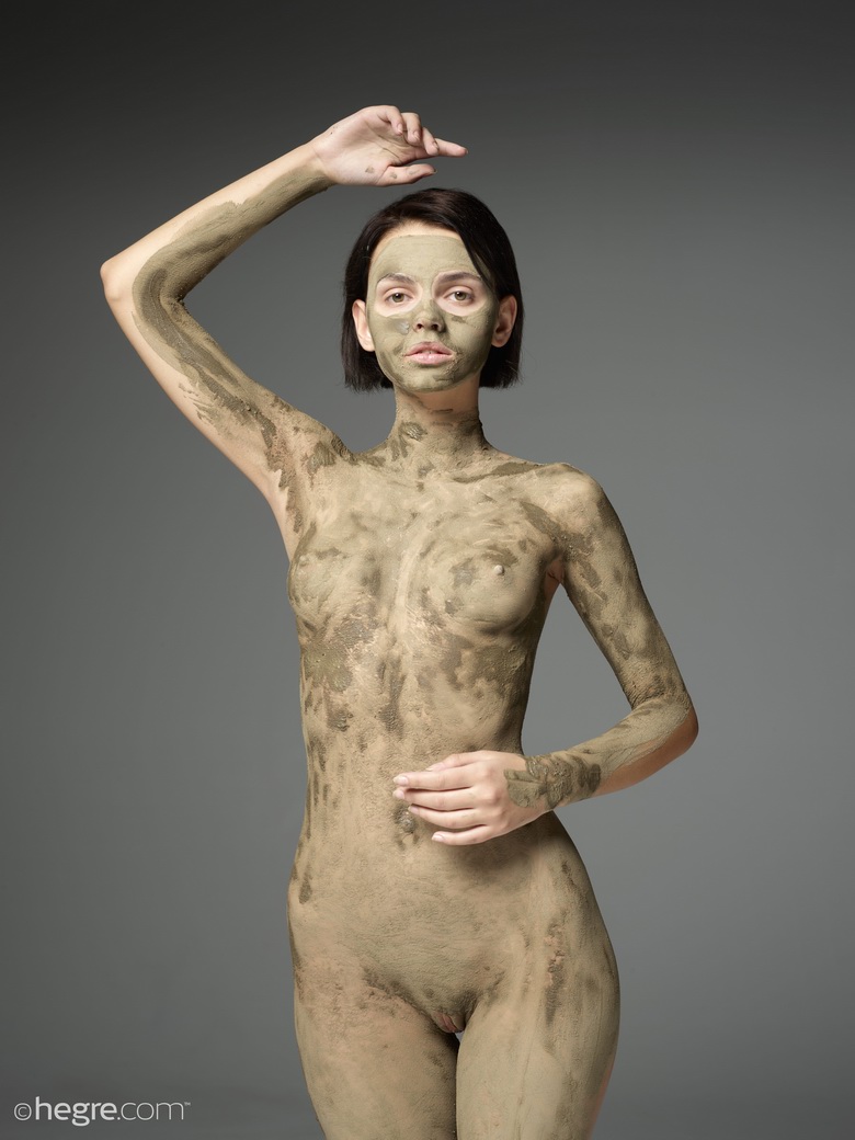 Ariel In Body Mud Mask