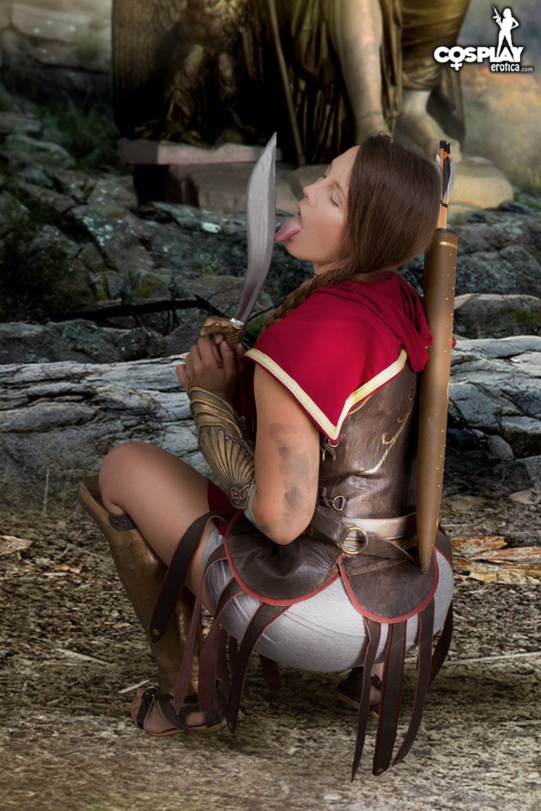 Gogo Cosplaying Daughter Of Leonidas
