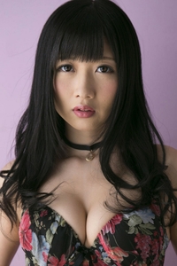 Dark haired beauty Oshimi Hibiki