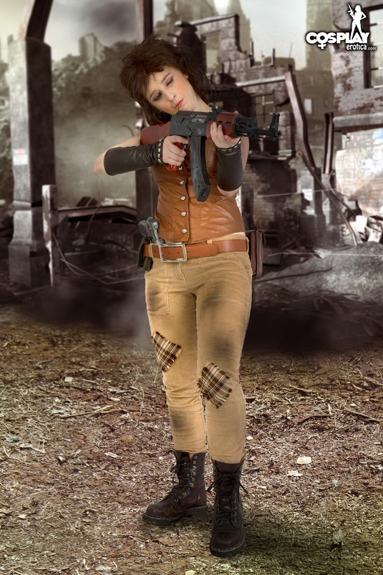 Miette In Combat Zone