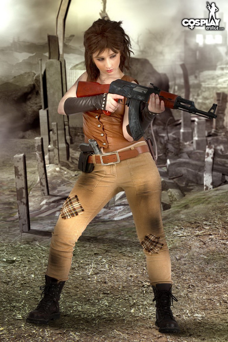 Miette In Combat Zone