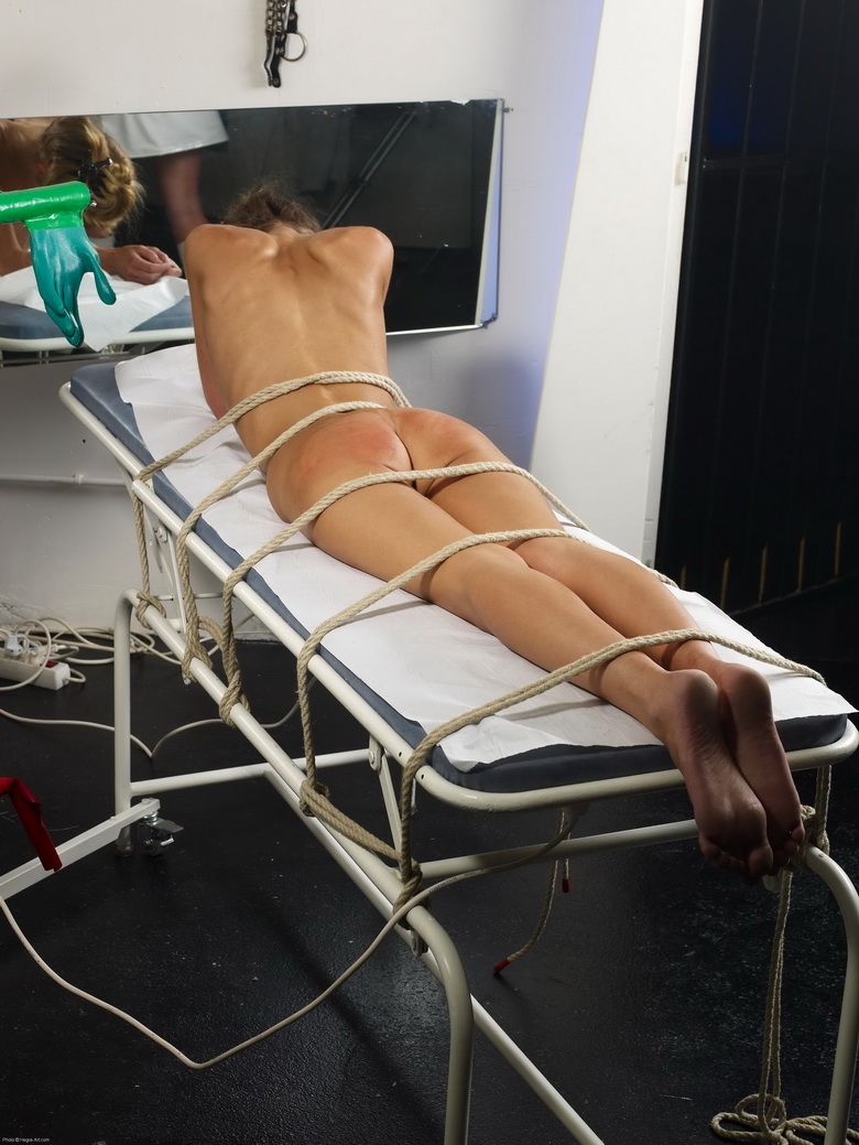 Thea tries spanking machine