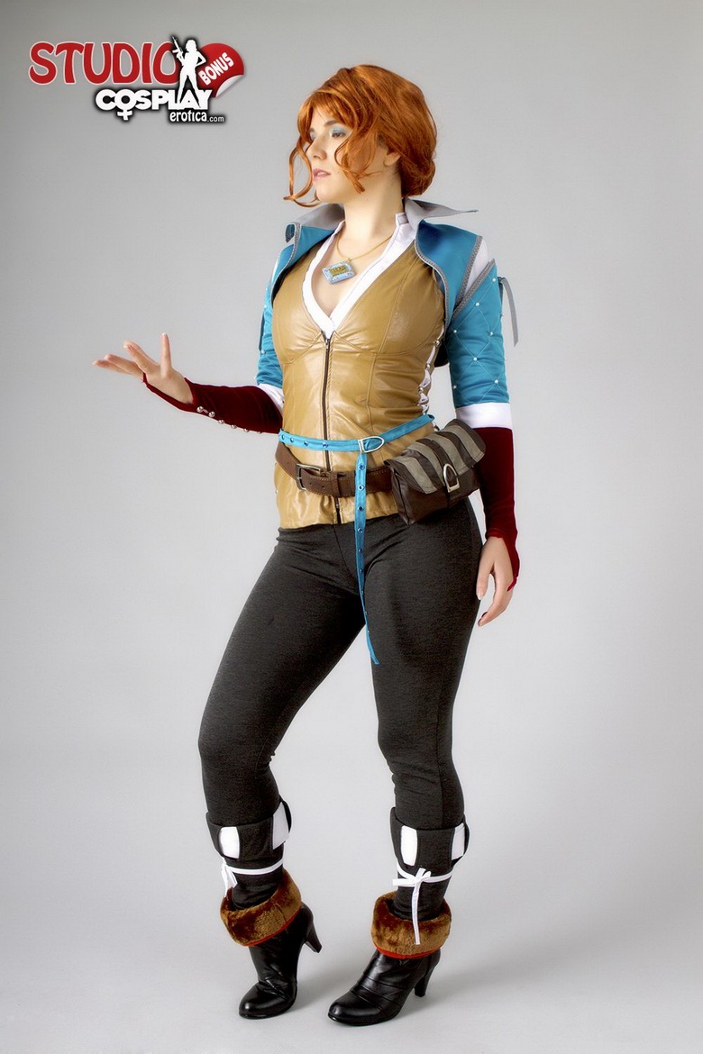 Cassie Cosplaying Triss From Witcher 3