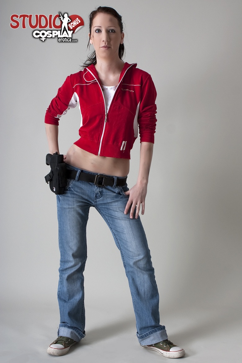 Valery Cosplaying Zombie Hunter
