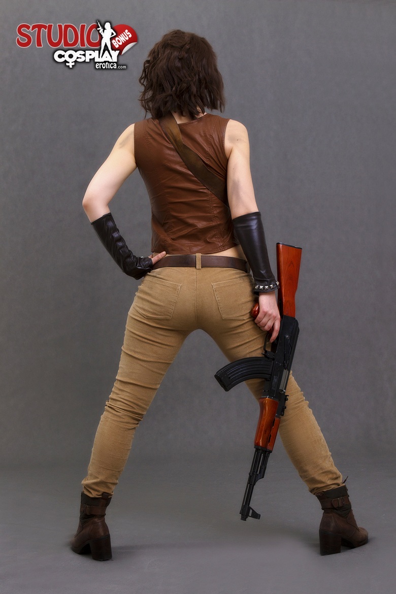 Cassie Cosplaying Reshade