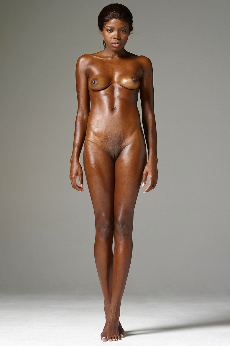 Simone's Silky Nudes