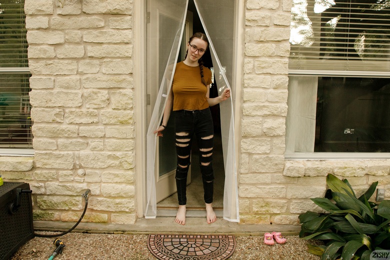 Hazel Moore In The Burbs