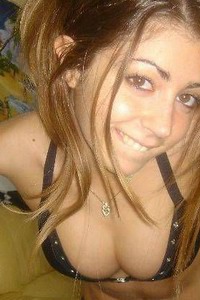 Sexy amateur taking selfshots