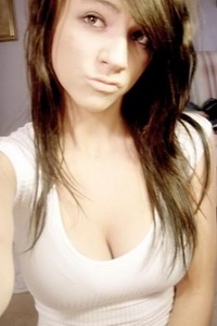 Hot teen show her fresh and yummy tits